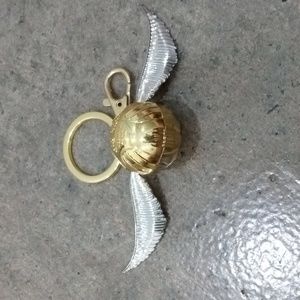 Harry Potter snitch keychain